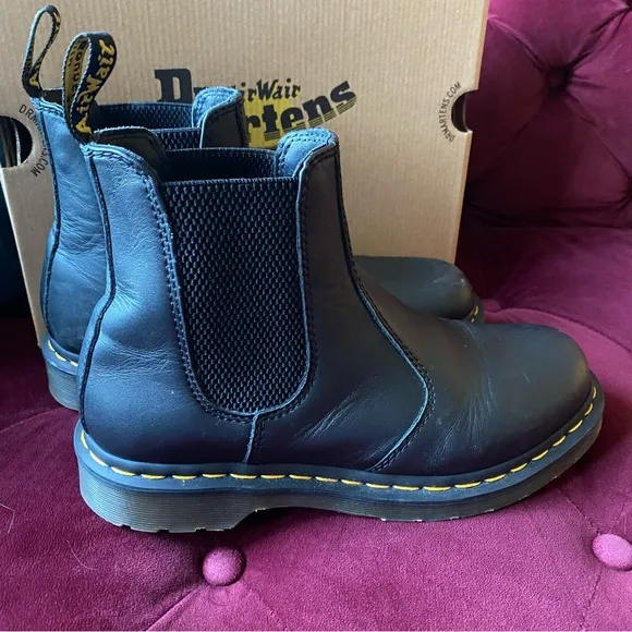 Dr. Martens - 2976 Nappa Chelsea Black Leather Boots - size 9