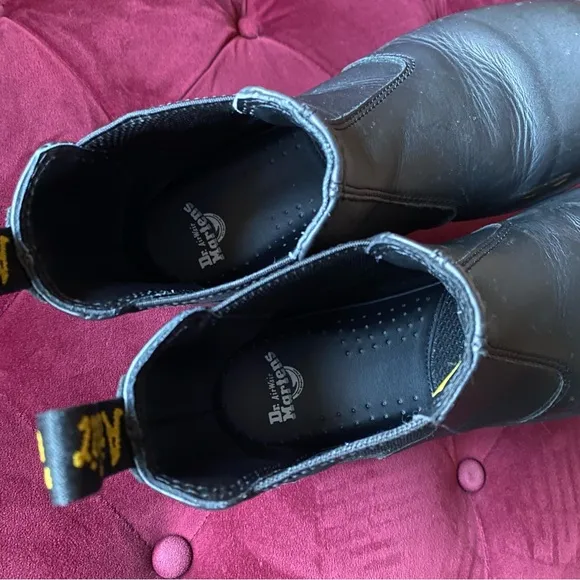Dr. Martens - 2976 Nappa Chelsea Black Leather Boots - size 9