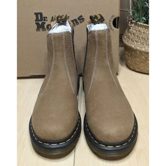 Dr. Martens 2976 Savannah Tan Tumbled Nubuck Leather Chelsea Boots UK6 NIB