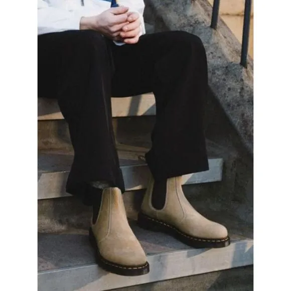 Dr. Martens 2976 Savannah Tan Tumbled Nubuck Leather Chelsea Boots UK6 NIB