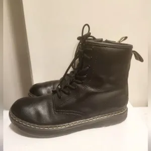 Dr. Martens &quot;Zavala&quot; Black Leather Combat Boots Womens sz 7/38 Ret. $225