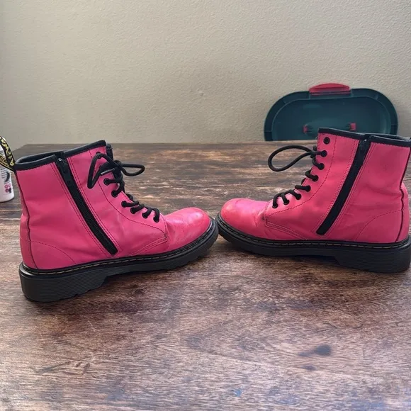 DR. MARTENS Junior 1460 Lace Up Girls pink  Boots size 3