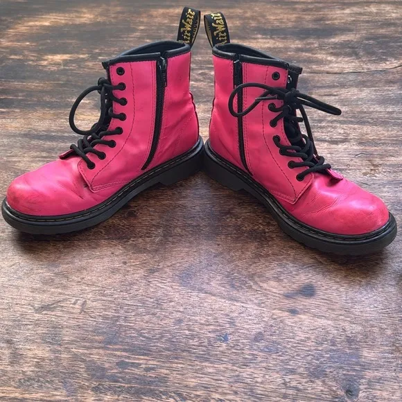 DR. MARTENS Junior 1460 Lace Up Girls pink  Boots size 3