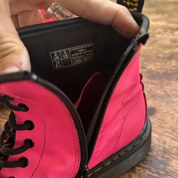 DR. MARTENS Junior 1460 Lace Up Girls pink  Boots size 3
