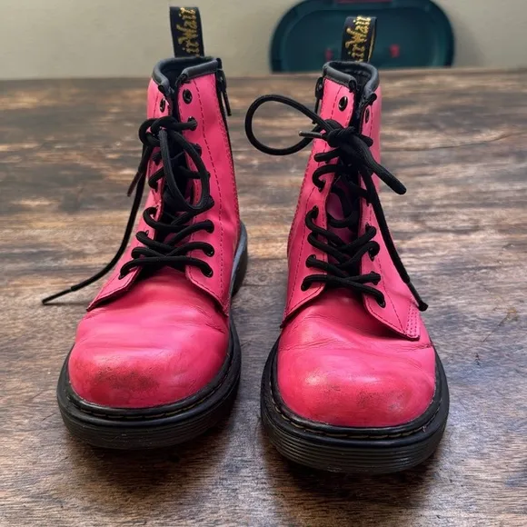DR. MARTENS Junior 1460 Lace Up Girls pink  Boots size 3