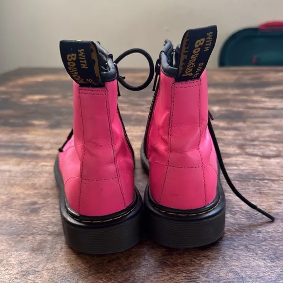 DR. MARTENS Junior 1460 Lace Up Girls pink  Boots size 3