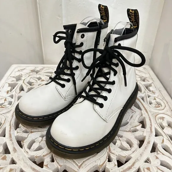 Dr Martens Junior 1460 leather lace up combat boots white Size 1