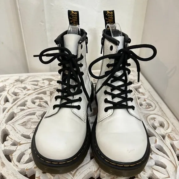 Dr Martens Junior 1460 leather lace up combat boots white Size 1