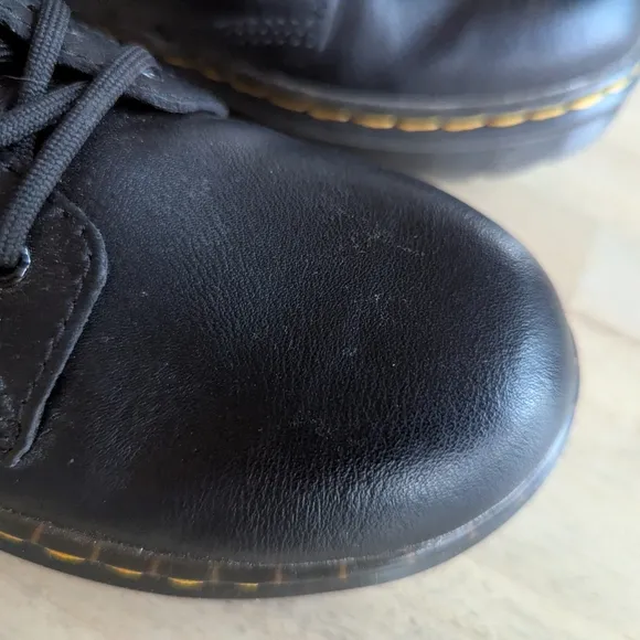 Dr. Martens Junior 1460 Softy T Leather Lace Up Booths (Youth Sz 4)