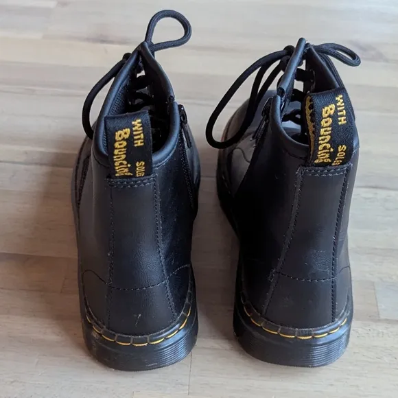 Dr. Martens Junior 1460 Softy T Leather Lace Up Booths (Youth Sz 4)
