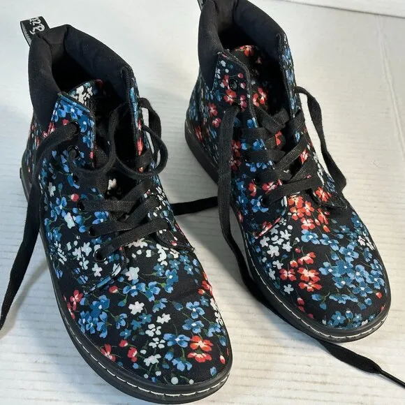 DR MARTENS Ladies SIZE 7 CHUKKA BOOTS