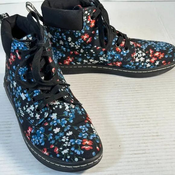 DR MARTENS Ladies SIZE 7 CHUKKA BOOTS