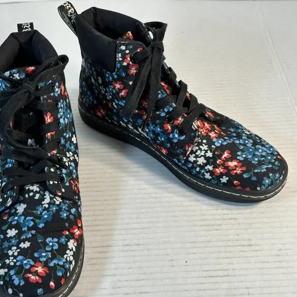 DR MARTENS Ladies SIZE 7 CHUKKA BOOTS