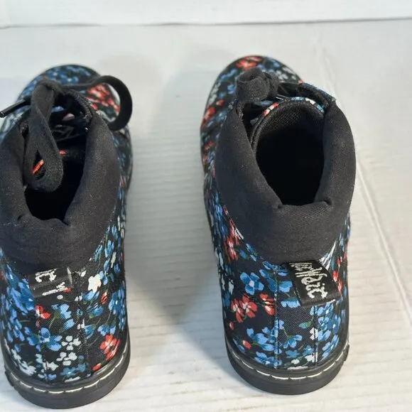 DR MARTENS Ladies SIZE 7 CHUKKA BOOTS