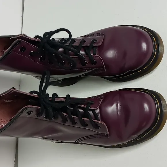 Dr. Martens Leather Ankle Boots 10072 - Purple Plum - Size 6