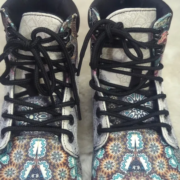 Dragonfly Vintage Mandala Martin  Canvas Boots ~ EUC