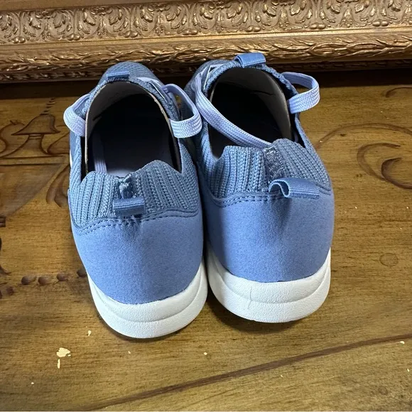 Easy Spirit Knit Blue Sneakers - Tahlor Size 9.5 W Brand New in Box