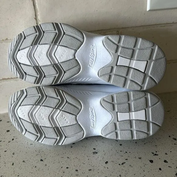 Easy Spirit Women’s White/Gray Classic Sneakers  Walk-Run Lace Up Shoes Size 7.5