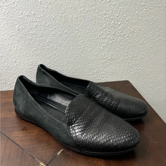 ECCO Touch Ballerina 2.0 Women's Black Leather Flat EU 38 US‎ 7 / 7.5 Snakeskin