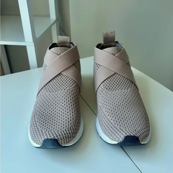 Eileen Fisher Zing sustainable stretch knit sneaker