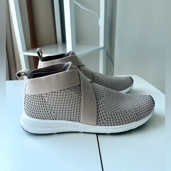 Eileen Fisher Zing sustainable stretch knit sneaker