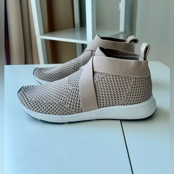 Eileen Fisher Zing sustainable stretch knit sneaker
