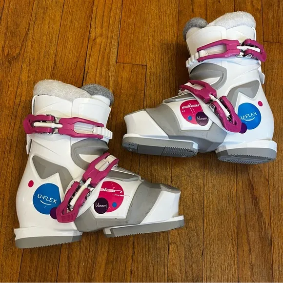 Elan Bloom U-Flex Youth Girls Ski Boots