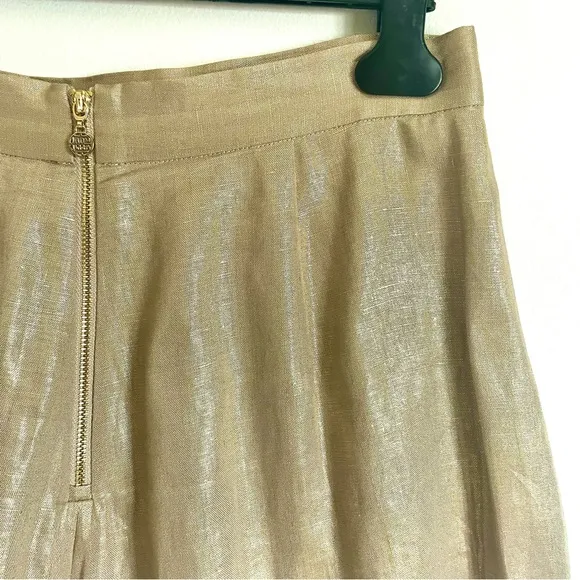 Emily McCarthy Tailored Pleated Linen Gold Metallic Shorts Size M EUC
