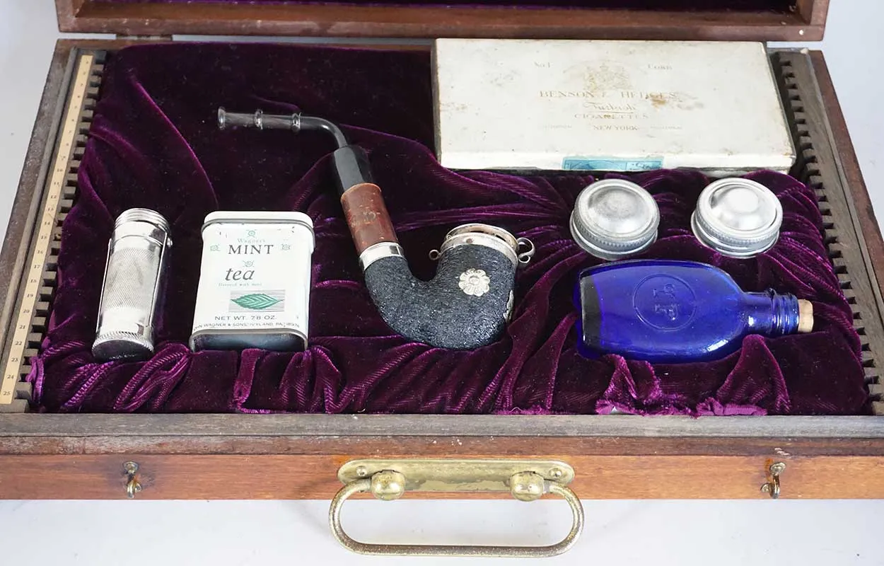 English Cased Pipe and Smoking Traveler's Compendium Set