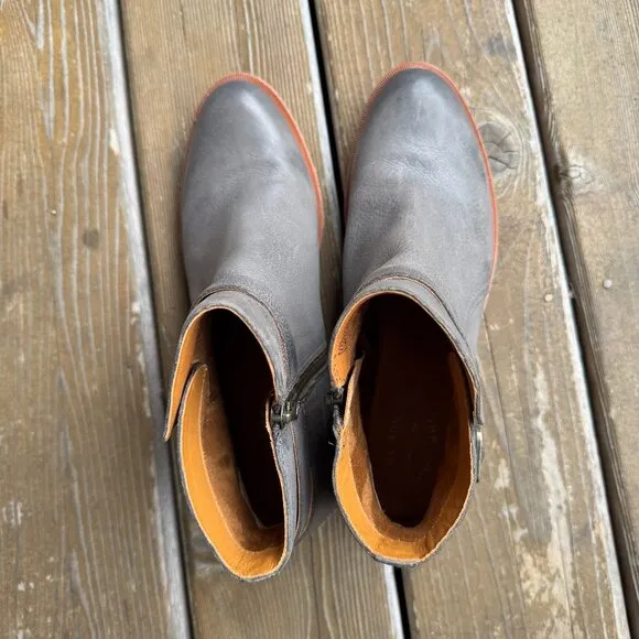 EUC Kork-Ease Gray Leather Viki Bootie in Women's 9.5M