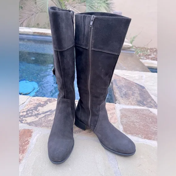 EUC Luxury Brand La Canadienne woman’s passion boot brown suede Boots SZ 7.5