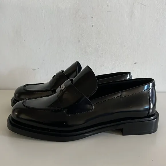 Ferragamo Women’s Black Loafers 1/2 Size Off 6 1/2 &amp; 7 Odd Size Retail $995.00