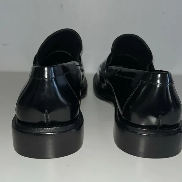 Ferragamo Women’s Black Loafers 1/2 Size Off 6 1/2 &amp; 7 Odd Size Retail $995.00