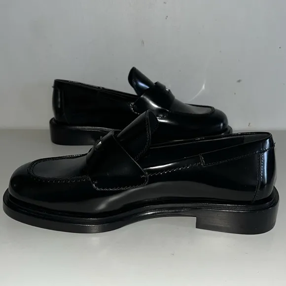 Ferragamo Women’s Black Loafers 1/2 Size Off 6 1/2 &amp; 7 Odd Size Retail $995.00