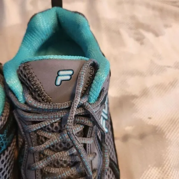 Fila Women's Sneakers, Size 7.‎ Like New. Comfy. Walk or Run