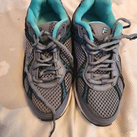 Fila Women's Sneakers, Size 7.‎ Like New. Comfy. Walk or Run