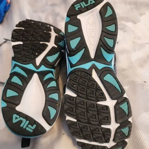 Fila Women's Sneakers, Size 7.‎ Like New. Comfy. Walk or Run