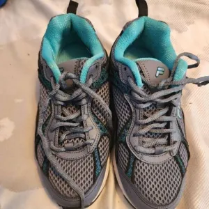 Fila Women's Sneakers, Size 7.‎ Like New. Comfy. Walk or Run