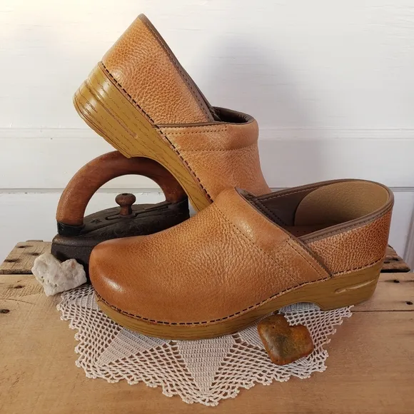 🌿FLASH🌟SALE🌿Honey Dansko Pro Clogs Burnished Distressed Leather Boho 12.5-13