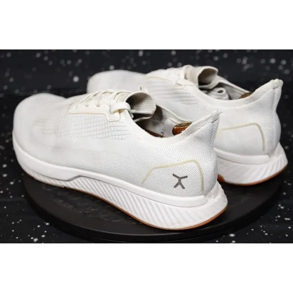Flux Adapt Runner Sneakers Unisex US Mens 9.5 White Knit Low Top Athletic Shoes