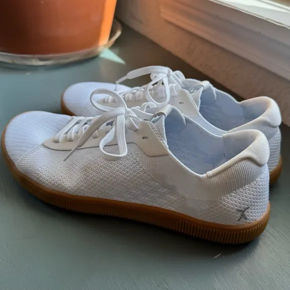 Flux White Trainers Classic Minimalist Design