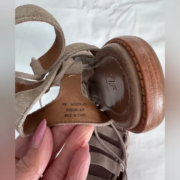 Frye Blair Side-Tie Ghillie Gladiator Sandals SZ 8 M Ash Suede