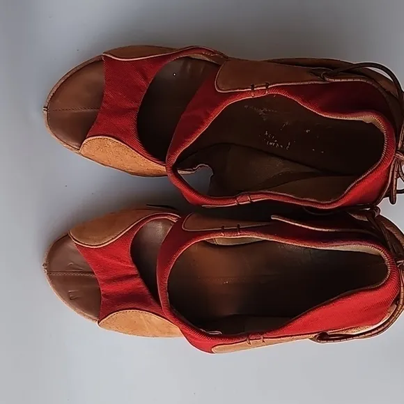 G (Series Cole Haan) Brown Suede/Red FabricChunky Heels Size 6