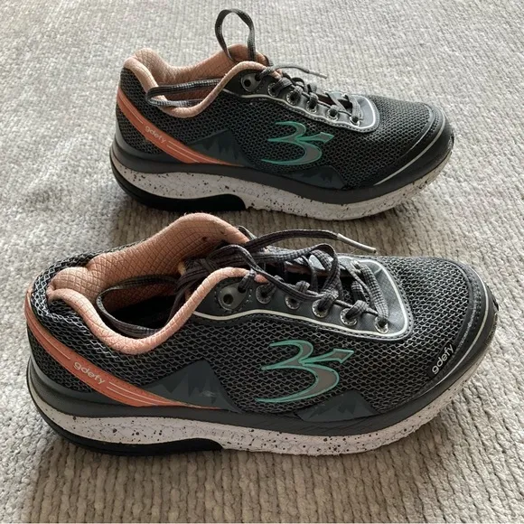 GDEFY by Gravity Defyer Mighty Walk Gray/Peach Sneakers Women's Size 7