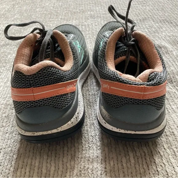 GDEFY by Gravity Defyer Mighty Walk Gray/Peach Sneakers Women's Size 7
