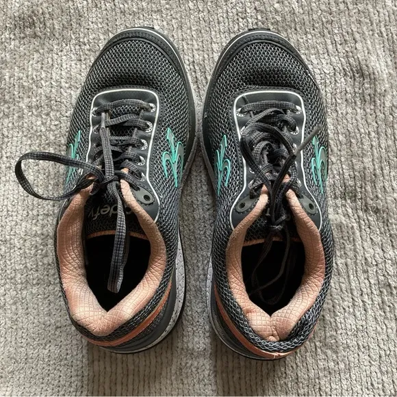 GDEFY by Gravity Defyer Mighty Walk Gray/Peach Sneakers Women's Size 7