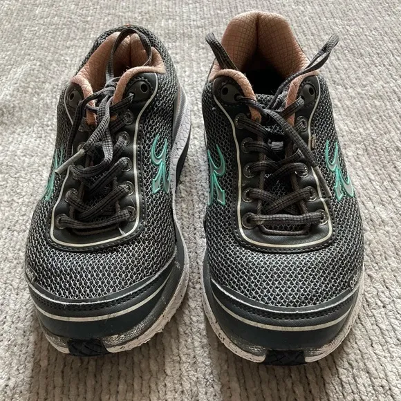 GDEFY by Gravity Defyer Mighty Walk Gray/Peach Sneakers Women's Size 7