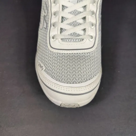 GDEFY Gravity Defyer Mighty Walk Sneakers White Gray  Women's Shoes Size 8