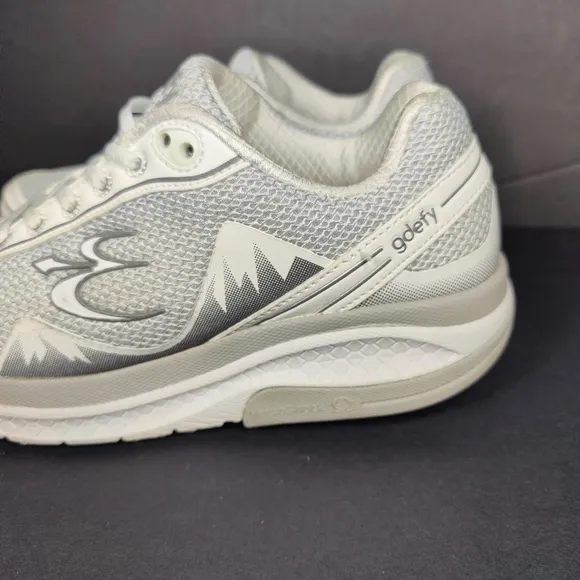 GDEFY Gravity Defyer Mighty Walk Sneakers White Gray  Women's Shoes Size 8