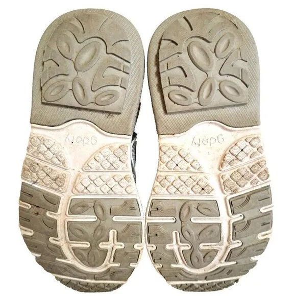 GDefy Gravity Defyer Mighty Walk Women's 8 Gray White Walking Sneakers Shoes